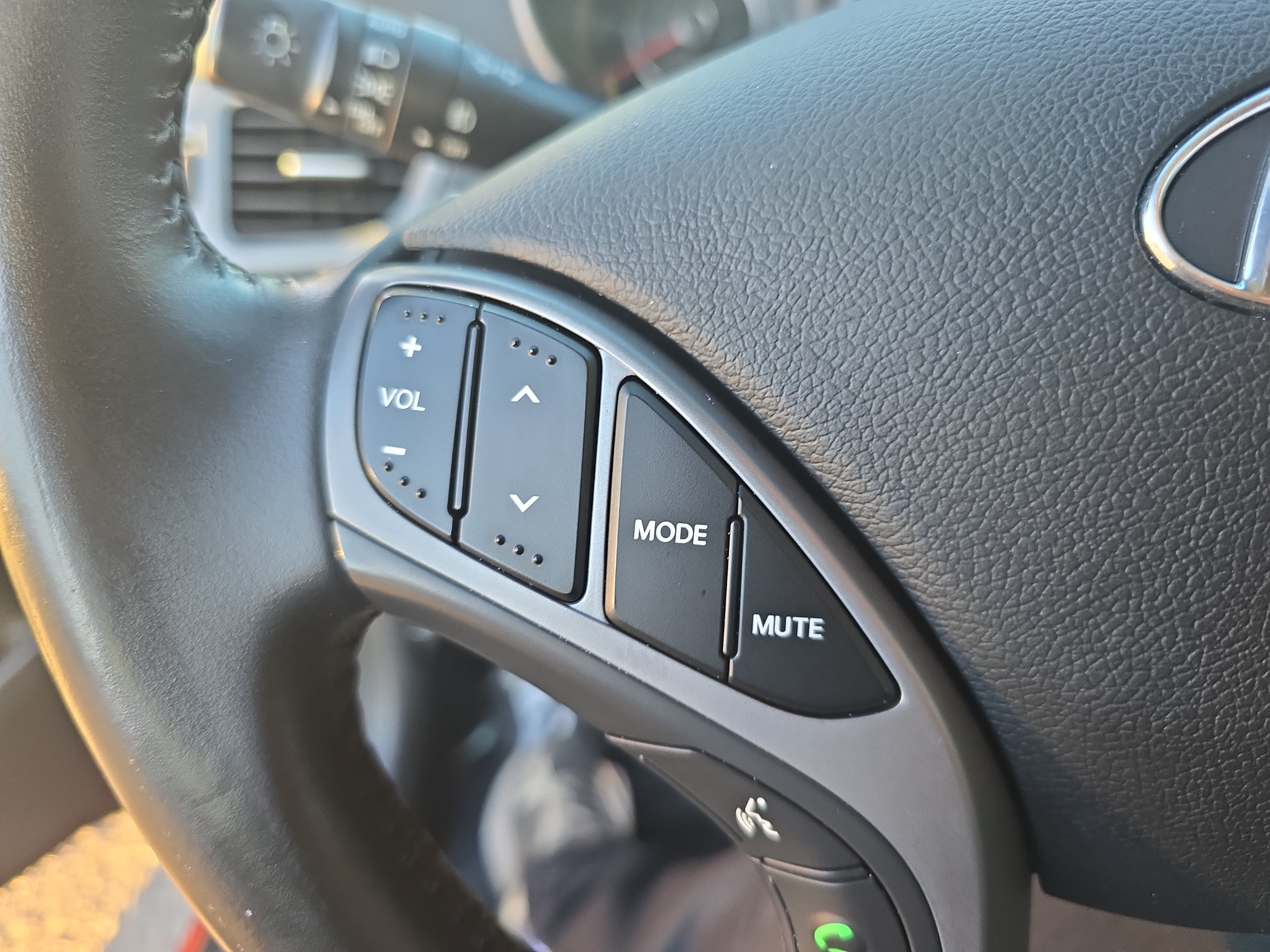 Used 2015 Hyundai Elantra Limited FWD image 16