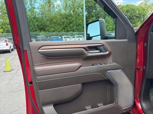 Used 2024 GMC Sierra 3500 Denali AWD/4WD image 40