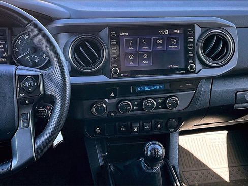 Used 2022 Toyota Tacoma TRD Sport w/ Technology Package image 9