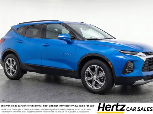 Used 2025 Chevrolet Blazer LT image 1