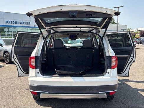 Used 2019 Honda Pilot Touring image 13