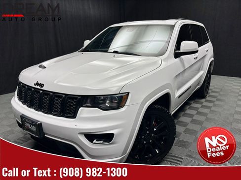 Used 2017 Jeep Grand Cherokee Altitude AWD/4WD image 1