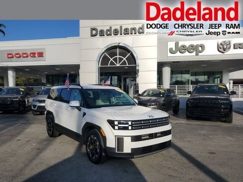 Used 2025 Hyundai Santa Fe SEL image 1