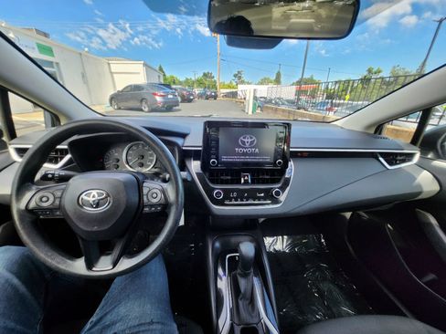 Used 2022 Toyota Corolla LE FWD image 14