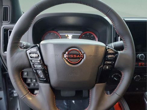 Used 2025 Nissan Frontier PRO-4X image 21