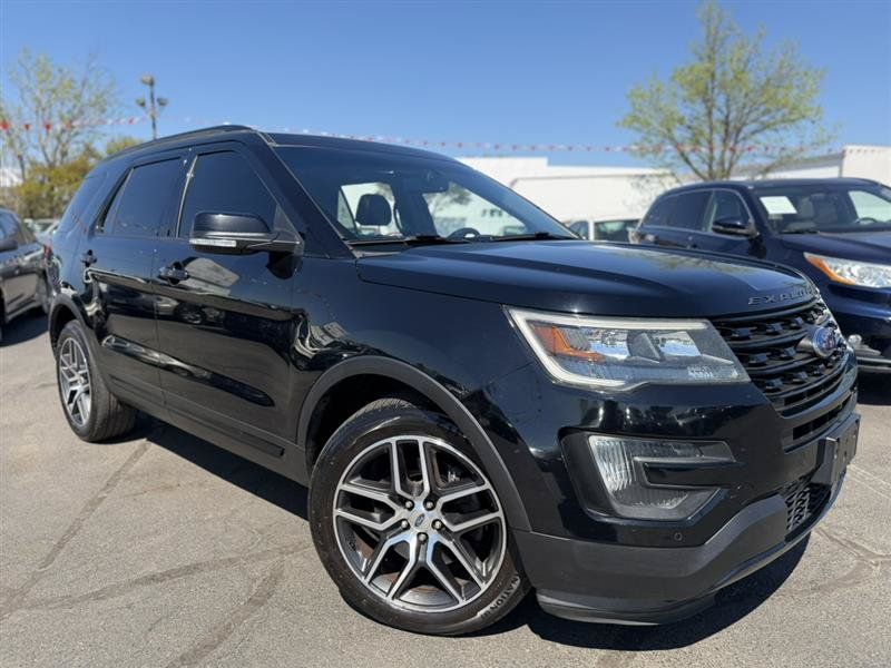 Used 2016 Ford Explorer Sport w/ Equipment Group 401A AWD/4WD image 3