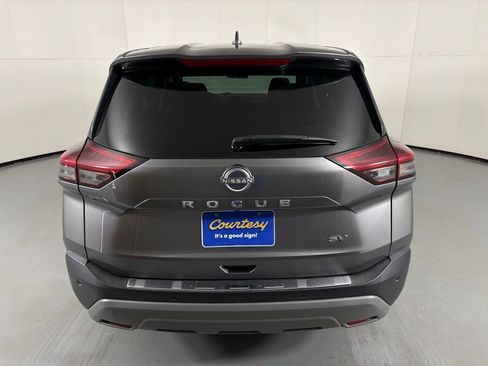 Used 2023 Nissan Rogue SV FWD image 6