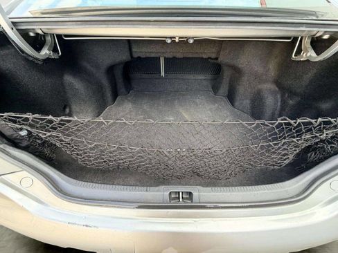 Used 2012 Toyota Camry XLE FWD image 5