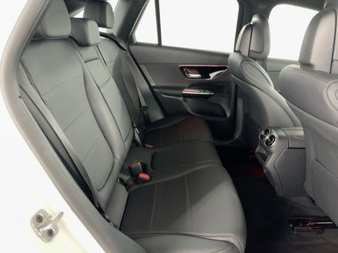 Certified 2025 Mercedes-Benz GLC 300 image 30