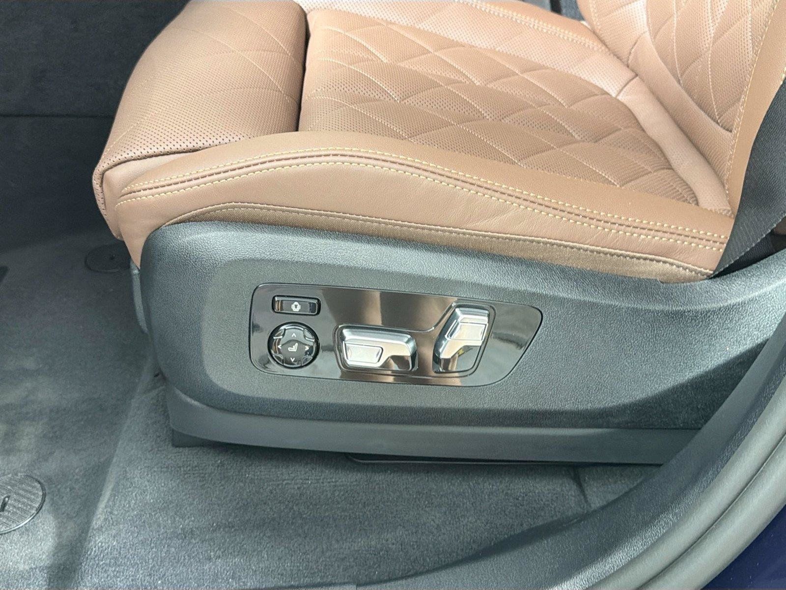 Used 2026 BMW X5 xDrive50e w/ M Sport Package AWD/4WD image 17