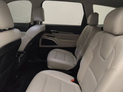 Used 2021 Kia Telluride S FWD image 18