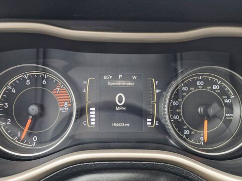 Used 2016 Jeep Cherokee Sport w/ Cold Weather Group AWD/4WD image 28