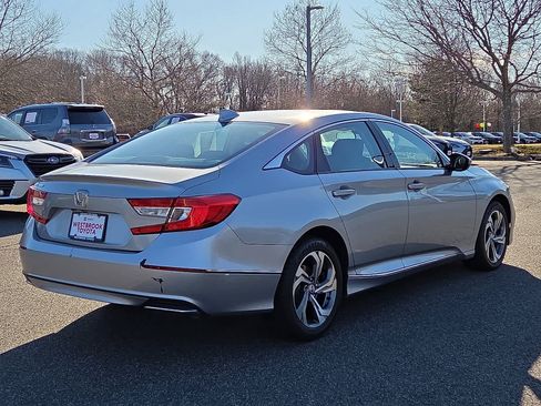 Used 2018 Honda Accord EX image 5