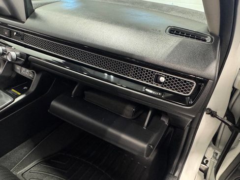 Used 2024 Honda Civic Touring image 20