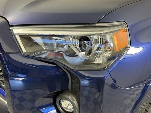 Used 2023 Toyota 4Runner TRD Off-Road Premium w/ Moonroof Package AWD/4WD image 12