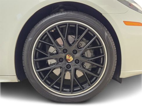 Used 2018 Porsche Panamera 4S Executive w/ Sportdesign Package image 6