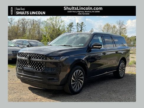 New 2025 Lincoln Navigator L Black Label AWD/4WD image 1