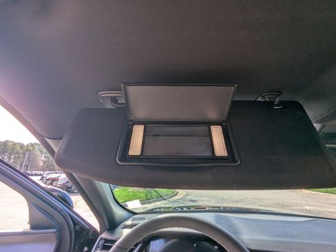 Used 2023 Jeep Grand Cherokee L Laredo image 29