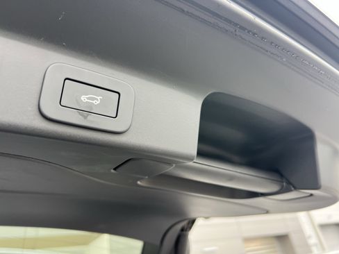 Certified 2025 Jaguar F-PACE R-Dynamic S image 39