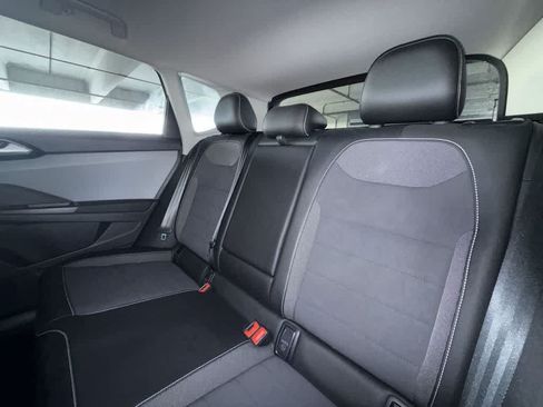 Certified 2022 Volkswagen Taos SE FWD image 22