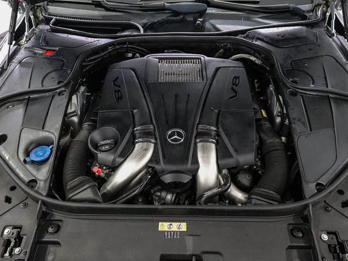 Used 2017 Mercedes-Benz S 550 Sedan image 28