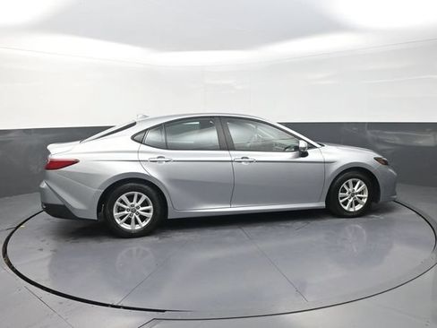 Used 2025 Toyota Camry LE FWD image 9
