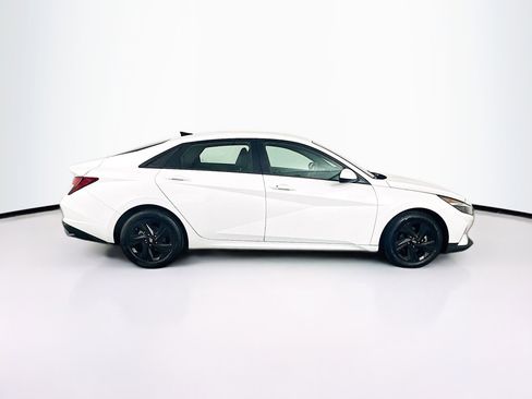 Used 2022 Hyundai Elantra SEL image 10