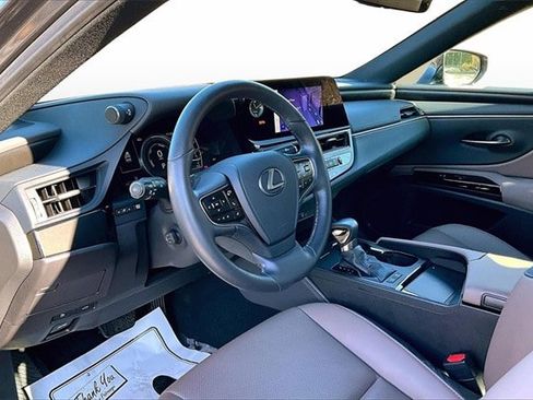 Used 2024 Lexus ES 300h w/ Premium Package image 20