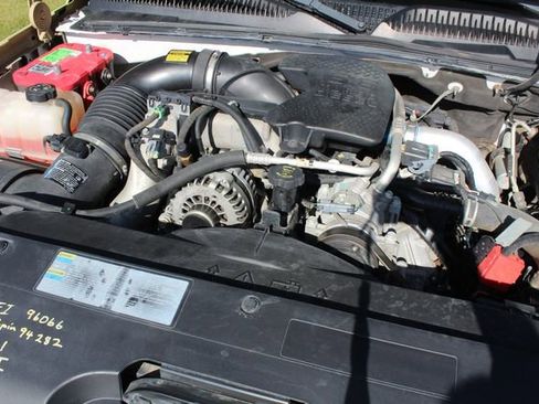 Used 2007 Chevrolet Silverado 2500 LT w/ Heavy-Duty Power Package image 28