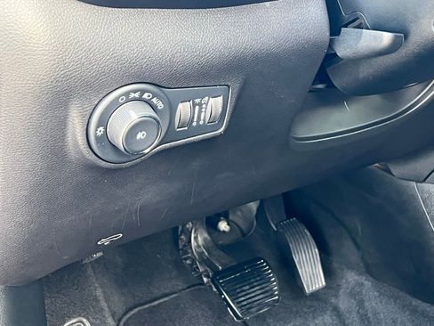 Used 2022 Jeep Compass Limited AWD/4WD image 25