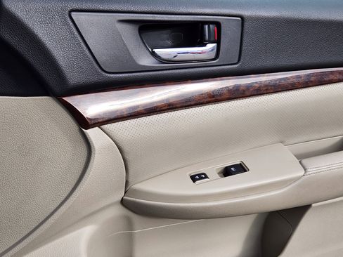 Used 2014 Subaru Legacy 2.5i Limited image 15