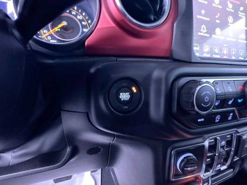 Used 2023 Jeep Gladiator Rubicon w/ LED Lighting Group AWD/4WD image 17