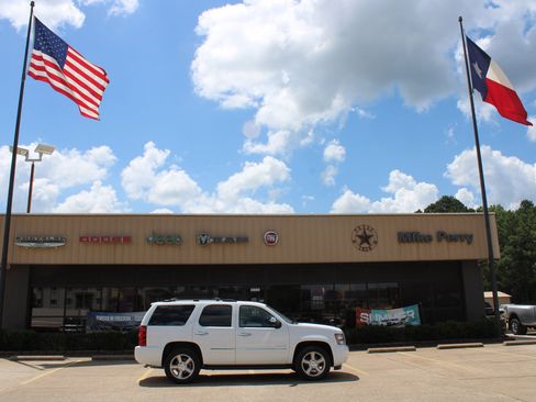 Used 2010 Chevrolet Tahoe LTZ RWD image 5