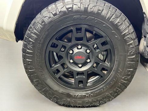 Used 2024 Toyota 4Runner TRD Off-Road Premium w/ Off Road Premium Plus Package AWD/4WD image 14