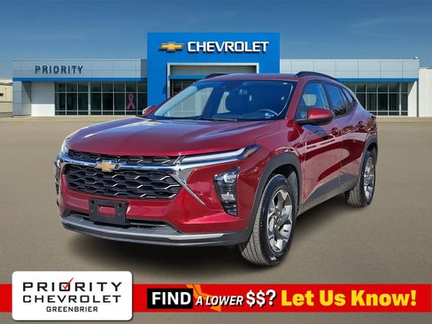 Used 2025 Chevrolet Trax LT w/ LT Convenience Package image 1