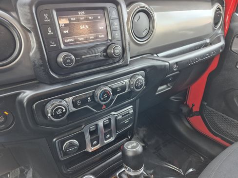 Used 2021 Jeep Wrangler Sport S image 11