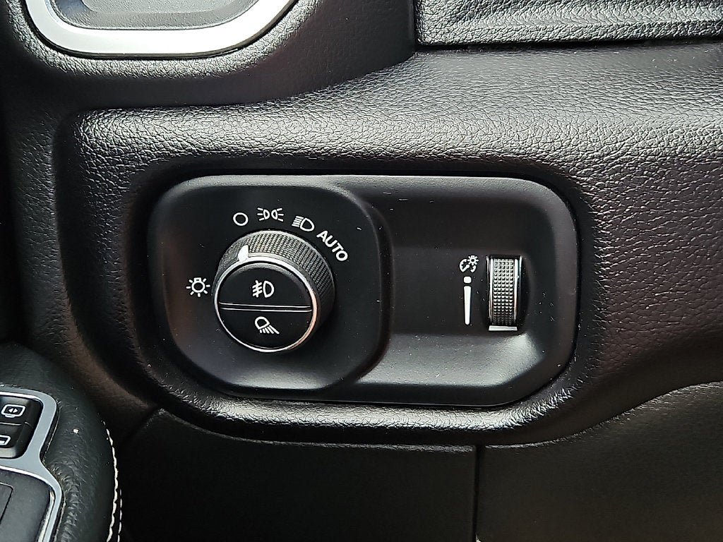 Certified 2024 RAM 3500 Big Horn AWD/4WD image 24