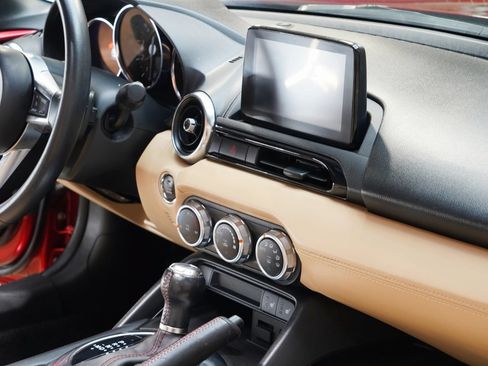 Used 2019 MAZDA MX-5 Miata Grand Touring RWD image 52
