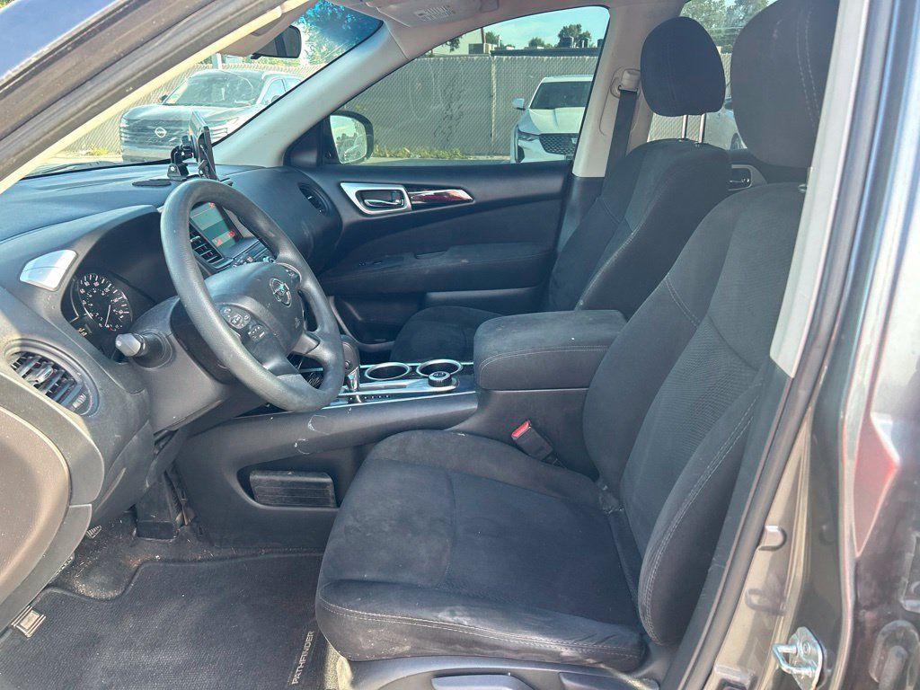 Used 2015 Nissan Pathfinder S FWD image 10