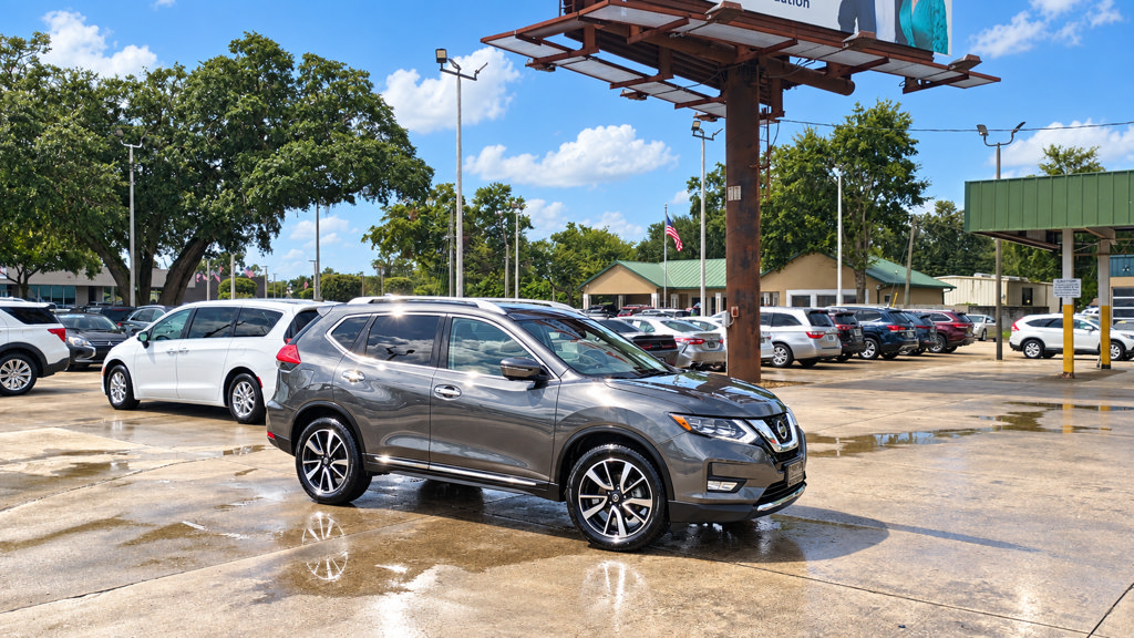 Used 2017 Nissan Rogue SL w/ SL Premium Package AWD/4WD image 24
