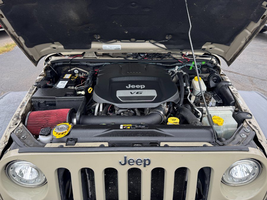 Used 2017 Jeep Wrangler Unlimited Rubicon w/ Dual Top Group AWD/4WD image 24