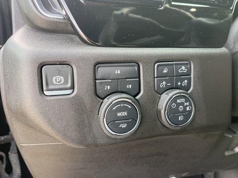 Used 2025 Chevrolet Silverado 2500 LT w/ Z71 Chrome Sport Edition image 30