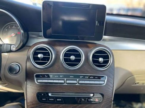 Used 2019 Mercedes-Benz GLC 300 GLC 300 w/ Premium Package image 14