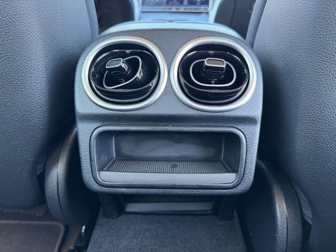 Used 2022 Mercedes-Benz C 300 Sedan image 9
