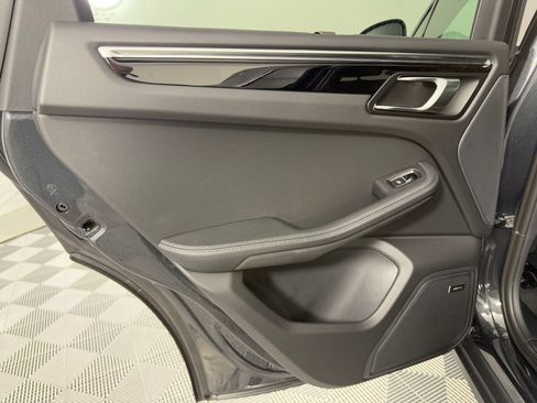 Certified 2026 Porsche Macan AWD/4WD image 28