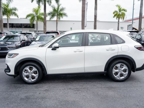 Certified 2024 Honda HR-V LX image 9