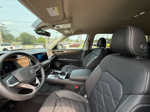 Used 2026 Volkswagen Atlas SE AWD/4WD image 12
