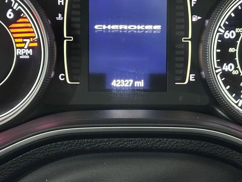 Certified 2021 Jeep Cherokee Latitude Plus image 57