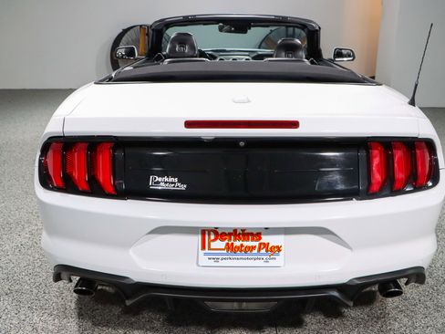 Used 2022 Ford Mustang Premium image 8