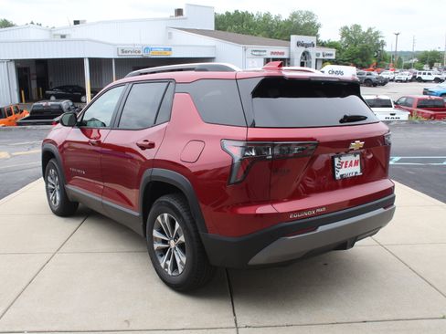New 2026 Chevrolet Equinox LT w/ Convenience Package II AWD/4WD image 5
